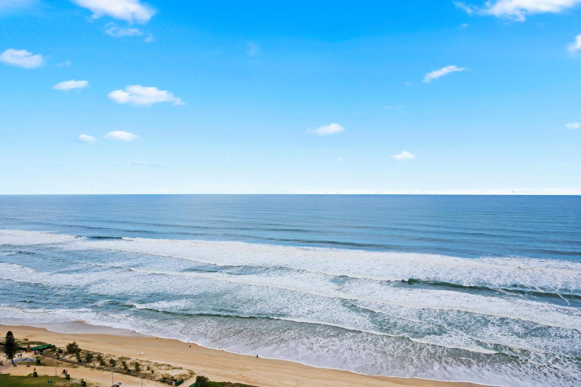Capricorn One Beachside Holiday Apartments - Official Gold Coast Exterior photo