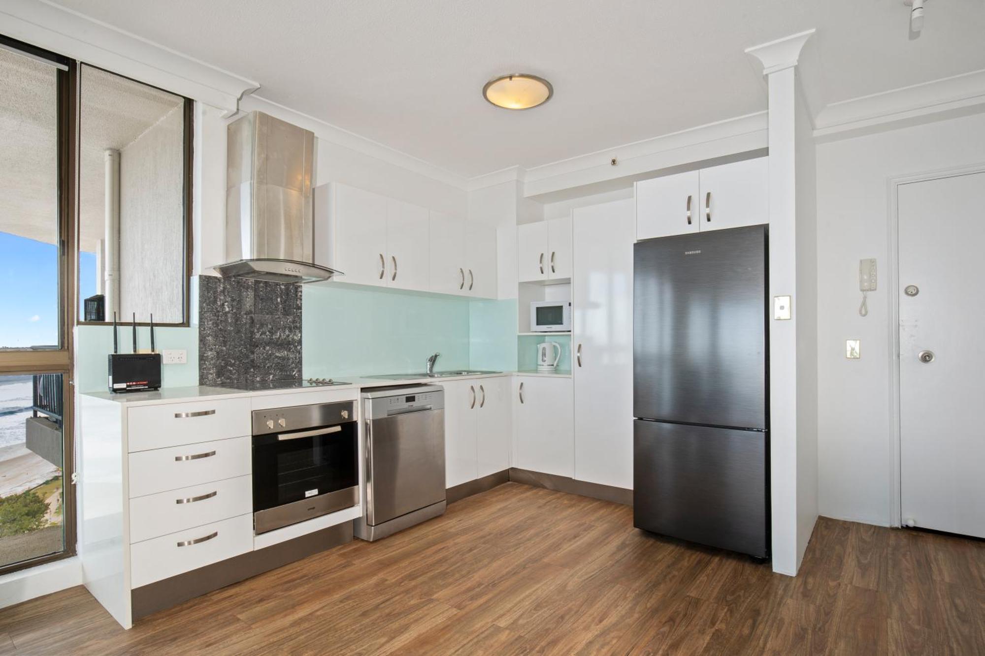 Capricorn One Beachside Holiday Apartments - Official Gold Coast Exterior photo