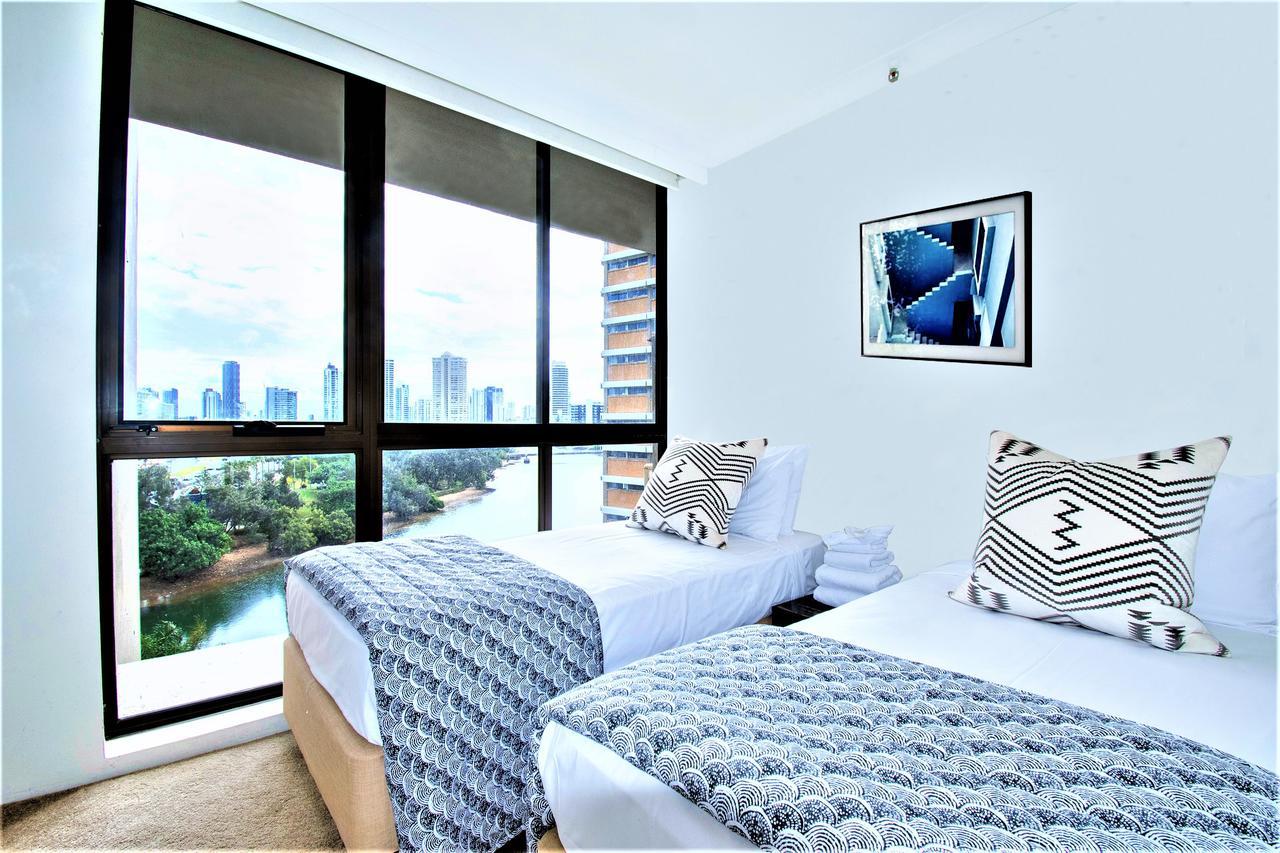 Capricorn One Beachside Holiday Apartments - Official Gold Coast Exterior photo