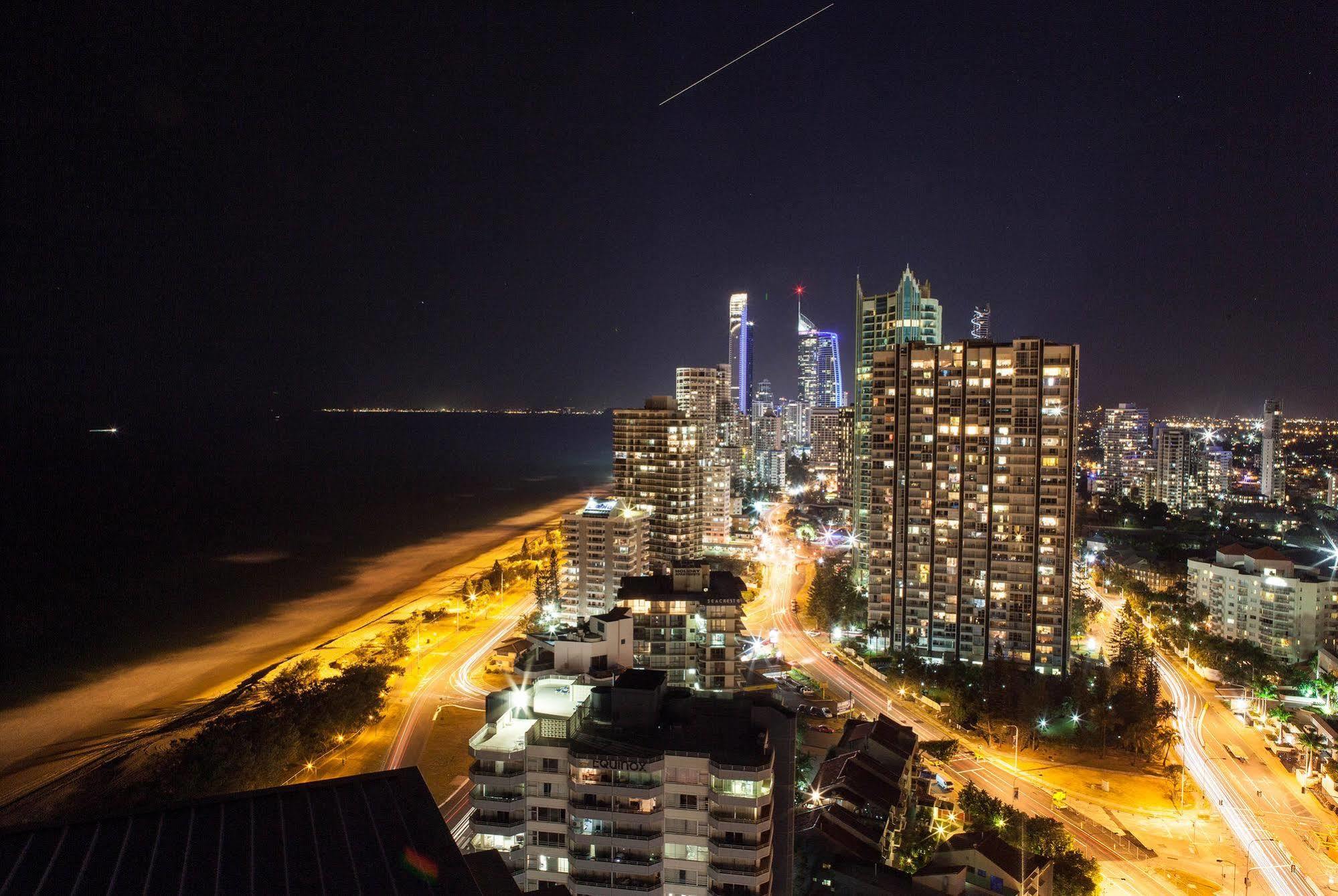Capricorn One Beachside Holiday Apartments - Official Gold Coast Exterior photo