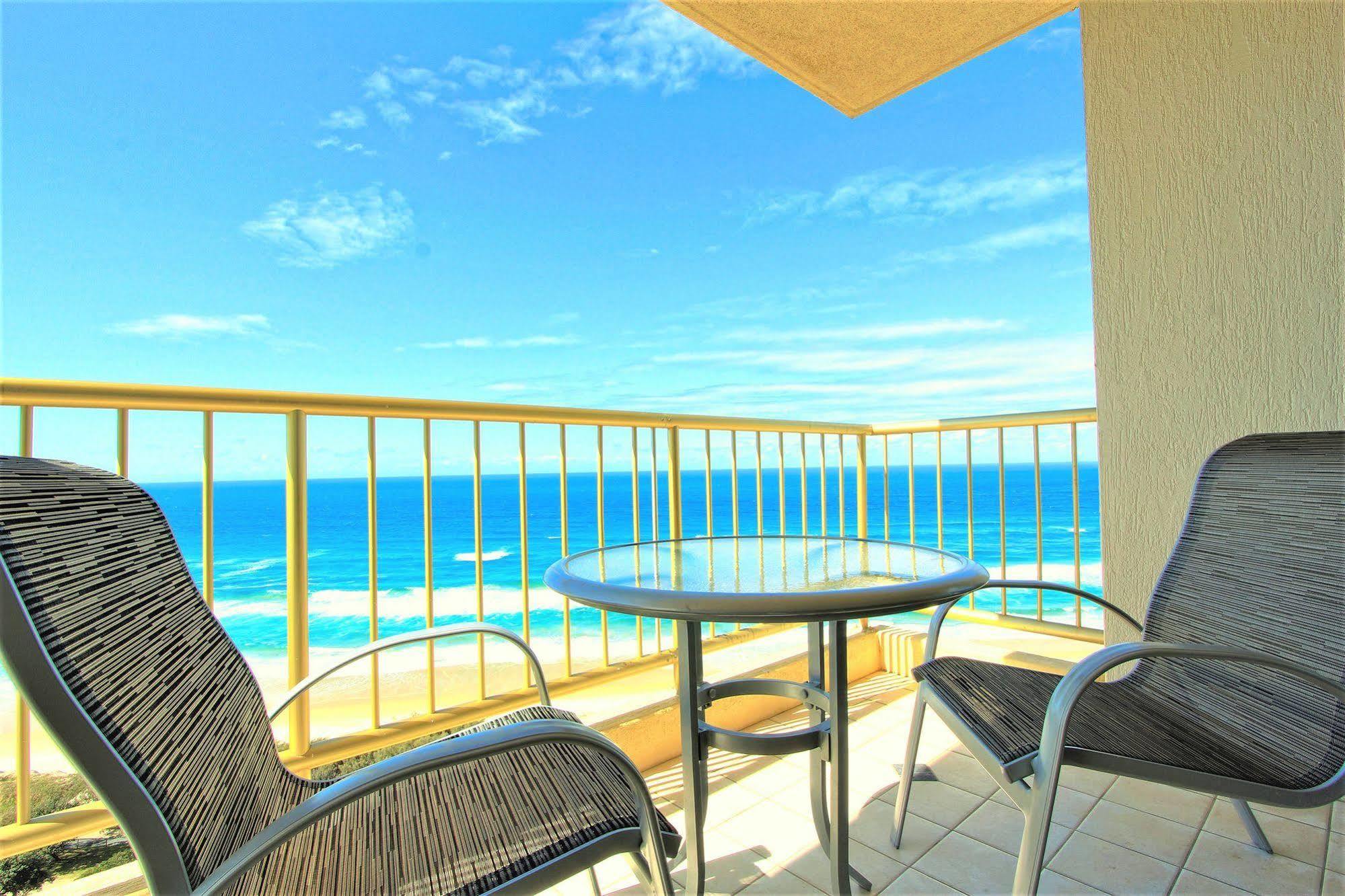 Capricorn One Beachside Holiday Apartments - Official Gold Coast Exterior photo