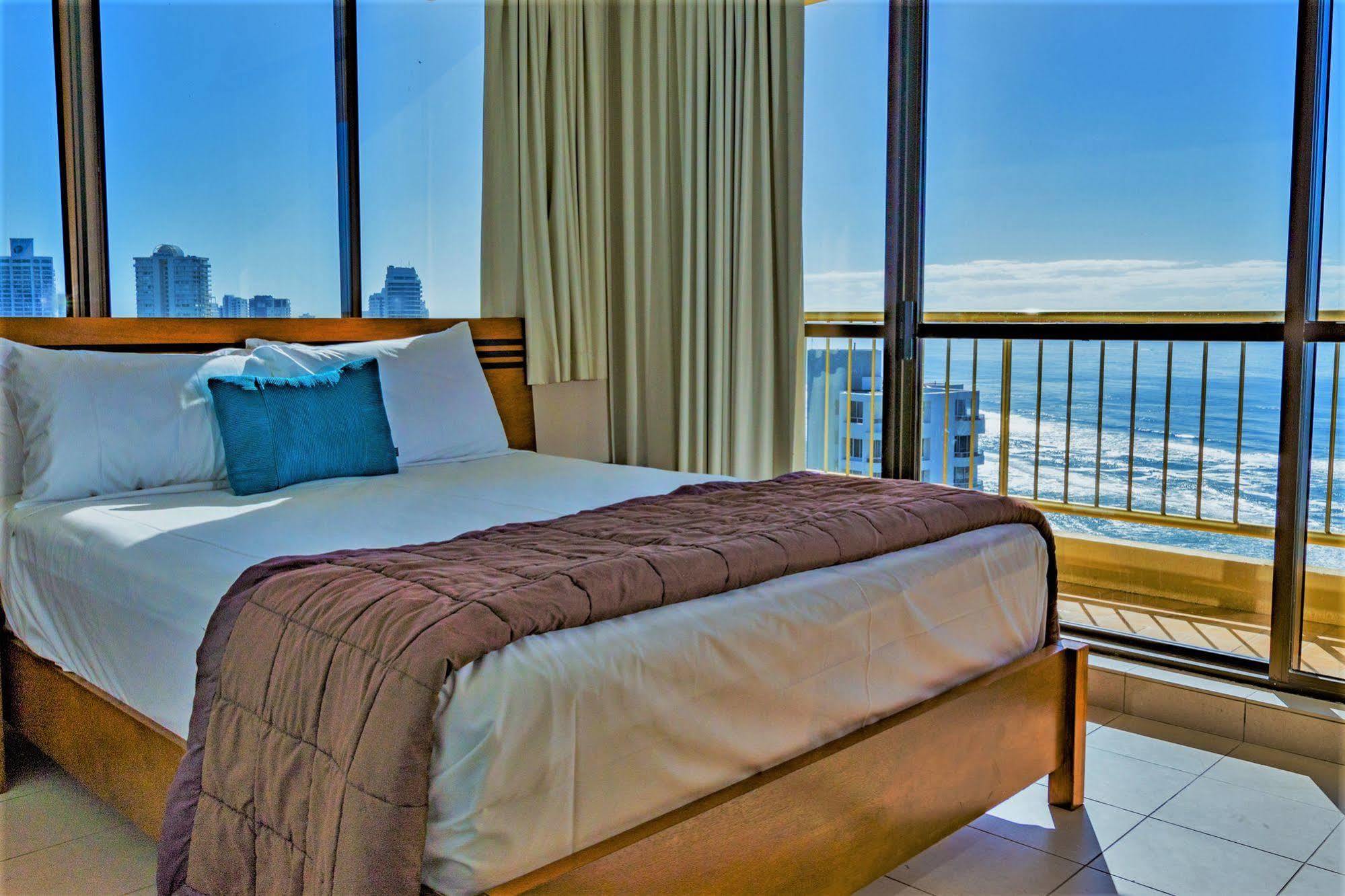 Capricorn One Beachside Holiday Apartments - Official Gold Coast Exterior photo